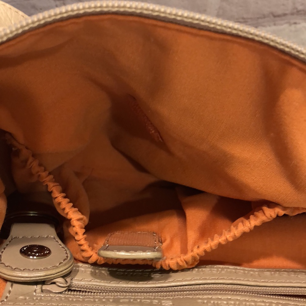 Stone Mountain Leather Shoulder Bag Medium - Picture 10 of 12
